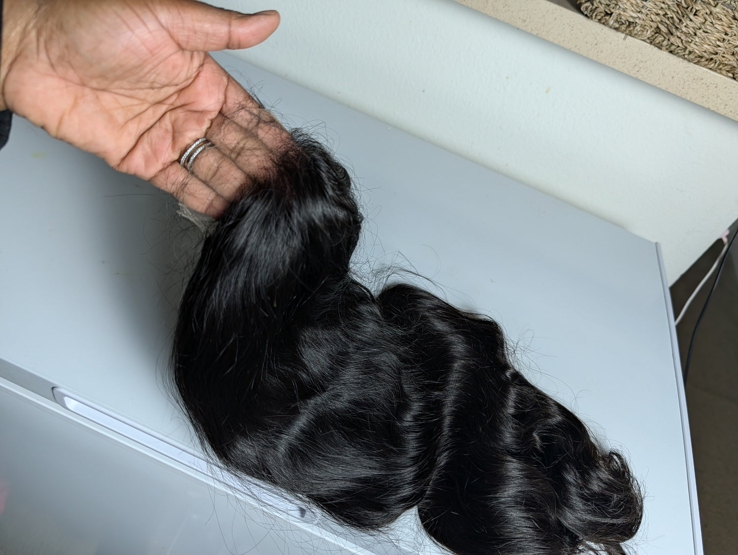 Uncustomised virgin glueless body wave wig